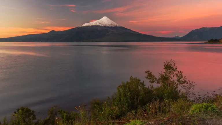 Puerto Varas: La Puerta de Entrada a la Patagonia Chilena