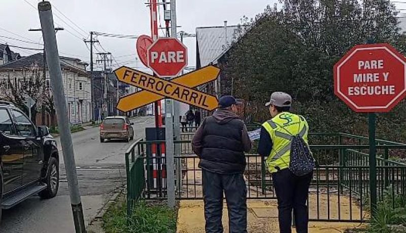 seguridad ferroviaria efe sur refuerza prevencion en los lagos