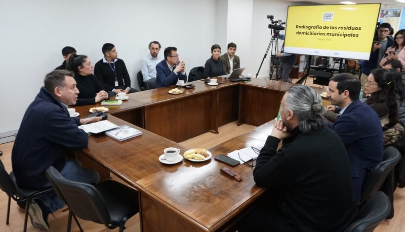 silencio y residuos la crisis de basura en chile