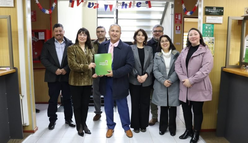 uach y colegio san josé firman acuerdo de cooperación educativa en puerto montt