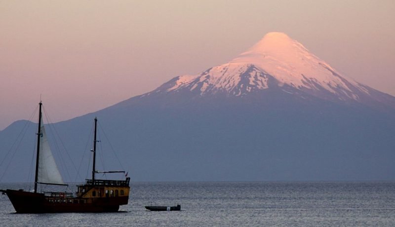 puerto varas un encuentro con la majestuosidad del lago llanquihue