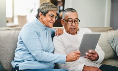 bonos y beneficios clave para adultos mayores en agosto