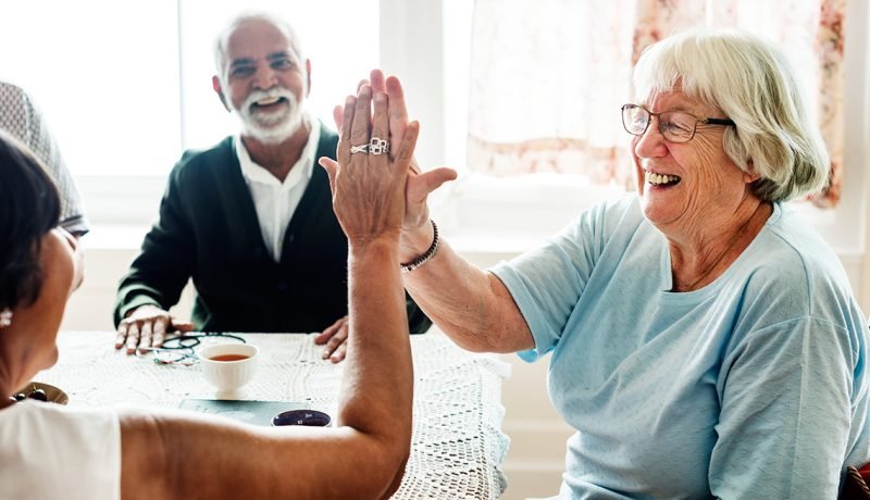 beneficios para adultos mayores en agosto bonos clave en chile