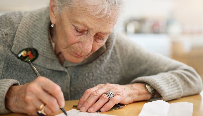 beneficio por anos cotizados requisitos edad y montos en chile