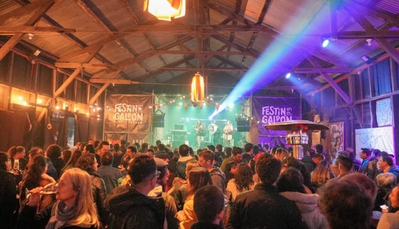 festin en el galpon invierno tropical en puerto varas 2025