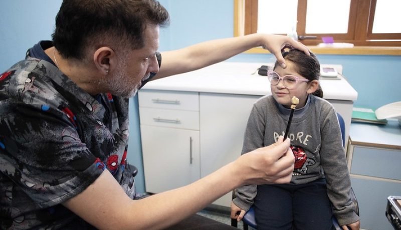 histórico operativo oftalmológico beneficia a niños de puerto varas